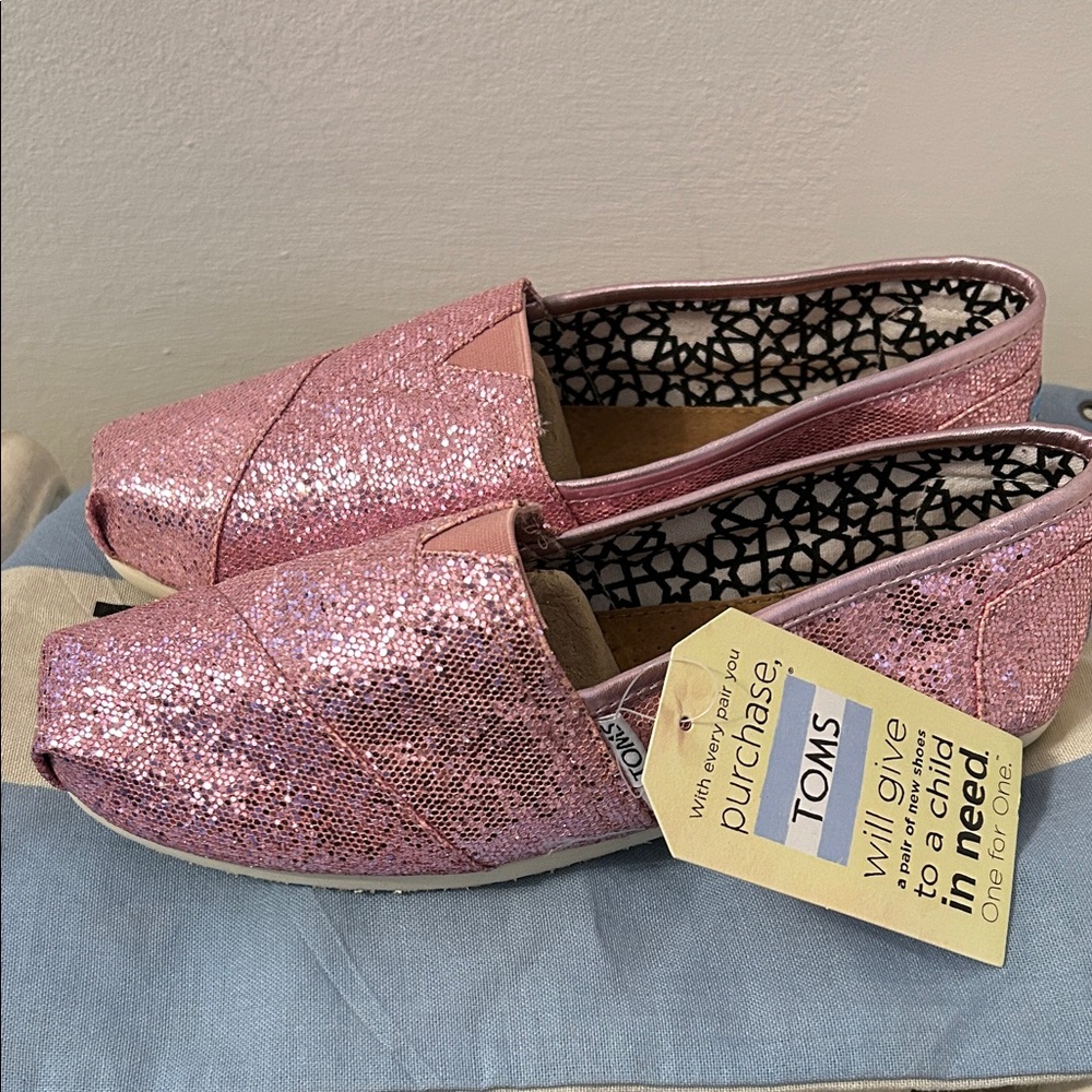 TOMS Women's Sparkling Pink Loafers